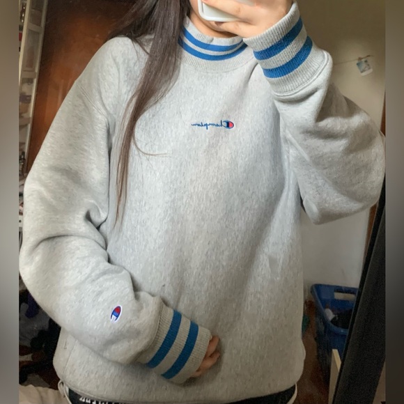 Oversized Champion Crewneck - Picture 2 of 5